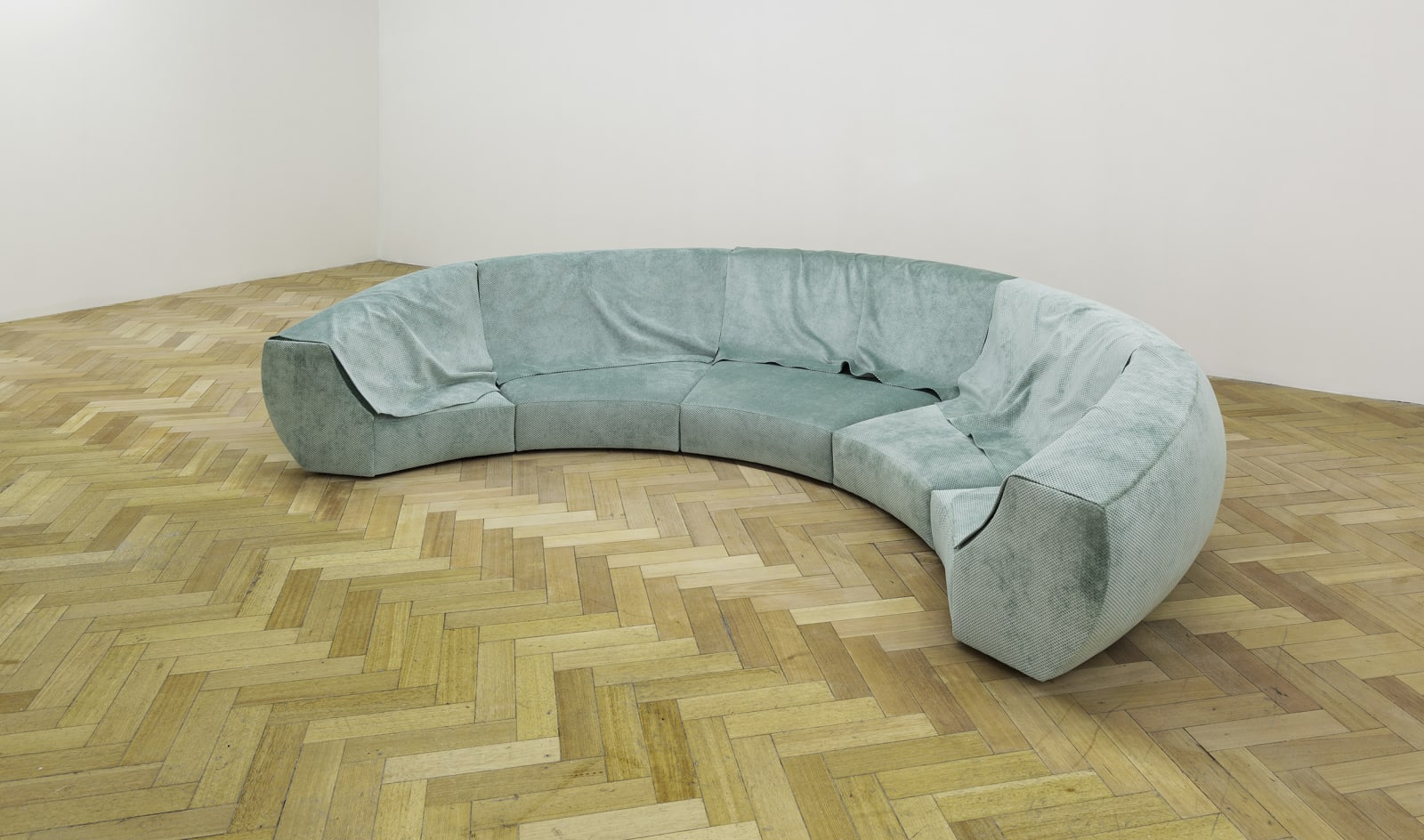 Fiona Abicare, Serpentine moon lounge for Roberto, 2019