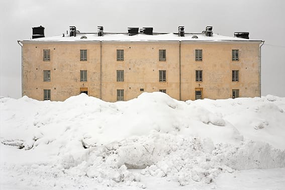 Sanja Pahoki, Building Under Snow (Suomenlinna), 2012