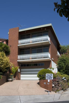 Simone Slee, Houses Happy to Help #1, 2010