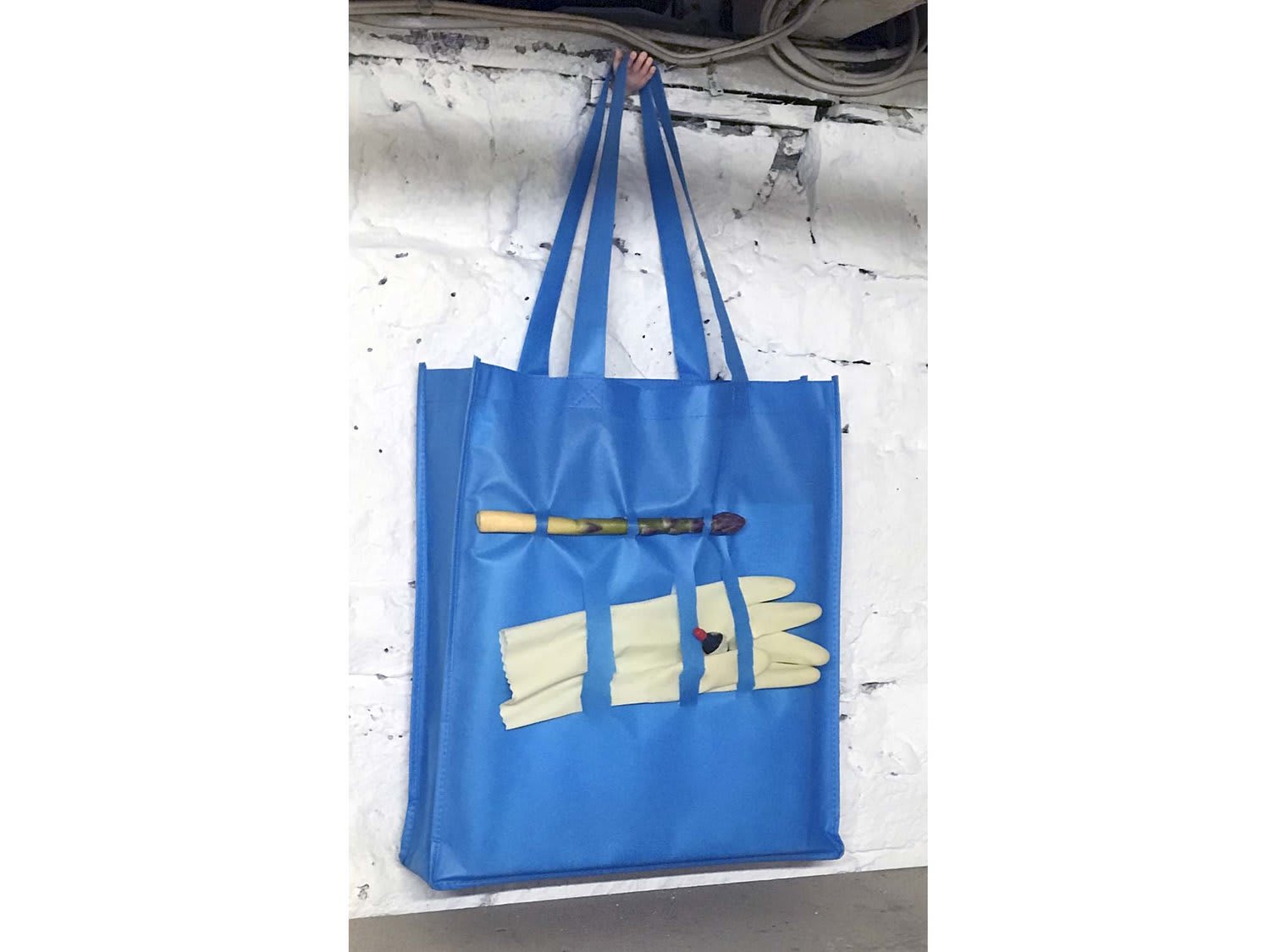 Lou Hubbard, (Hand) Bag, Dip, 2018