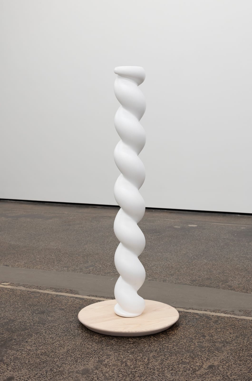 Fiona Abicare, Serpentine (column), 2025