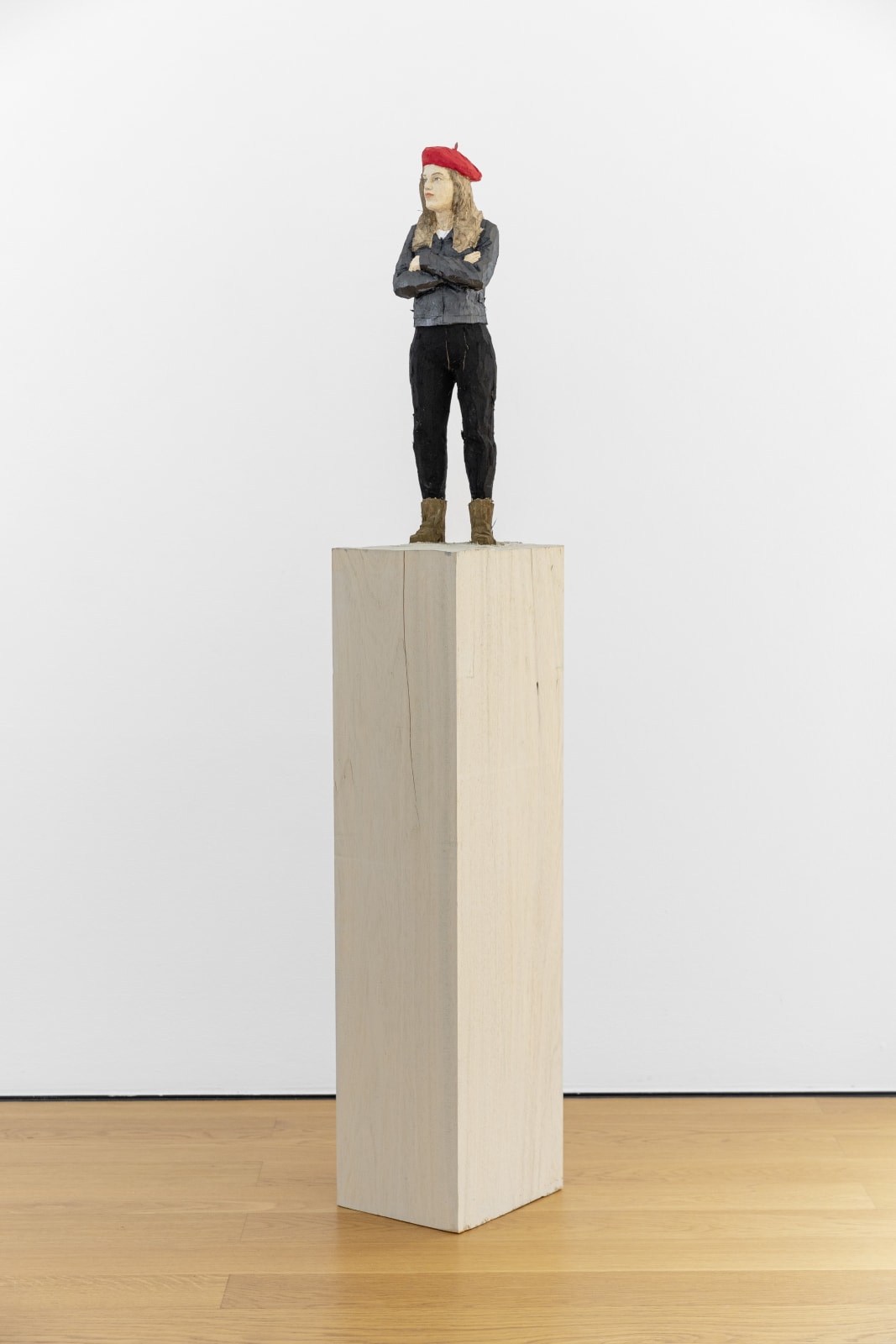 Stephan Balkenhol, Frau mit Baskenmütze, 2023