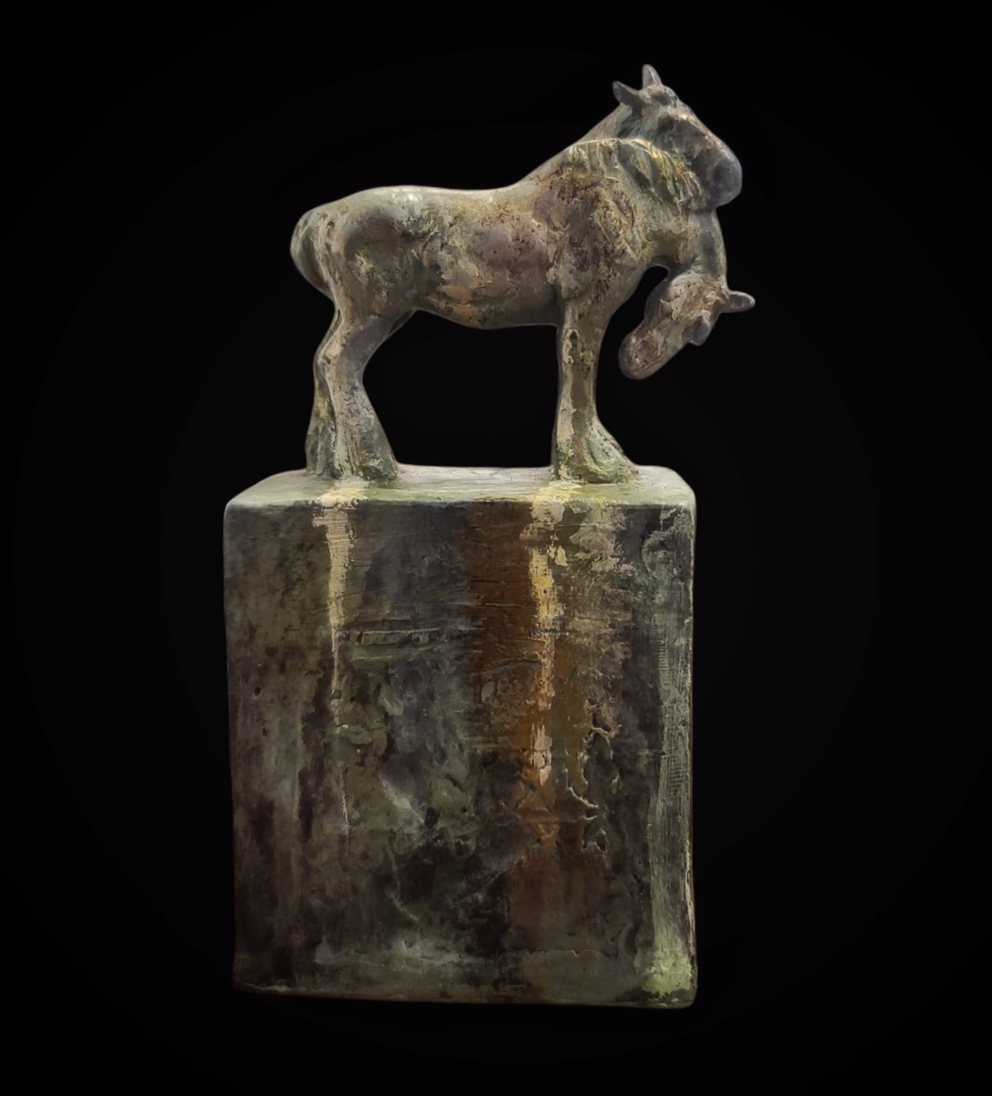 Rod Zullo, Two Horses on Pillar (2)