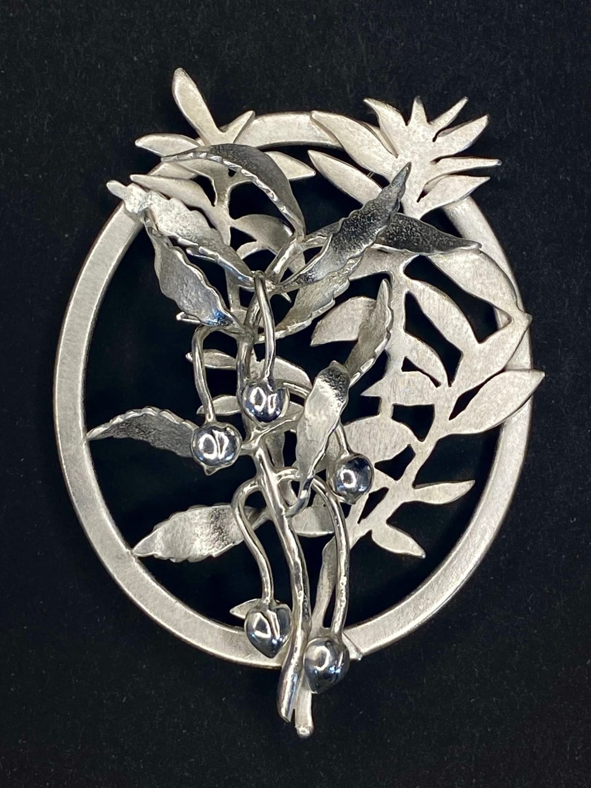 Sophie Carnell, Heartberry / Aristotelia peduncularis, 2025