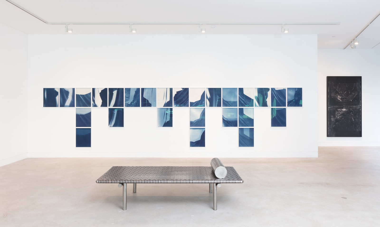 Izabela Pluta, Blue spectrum and descent 25 (Variation 1), 2020