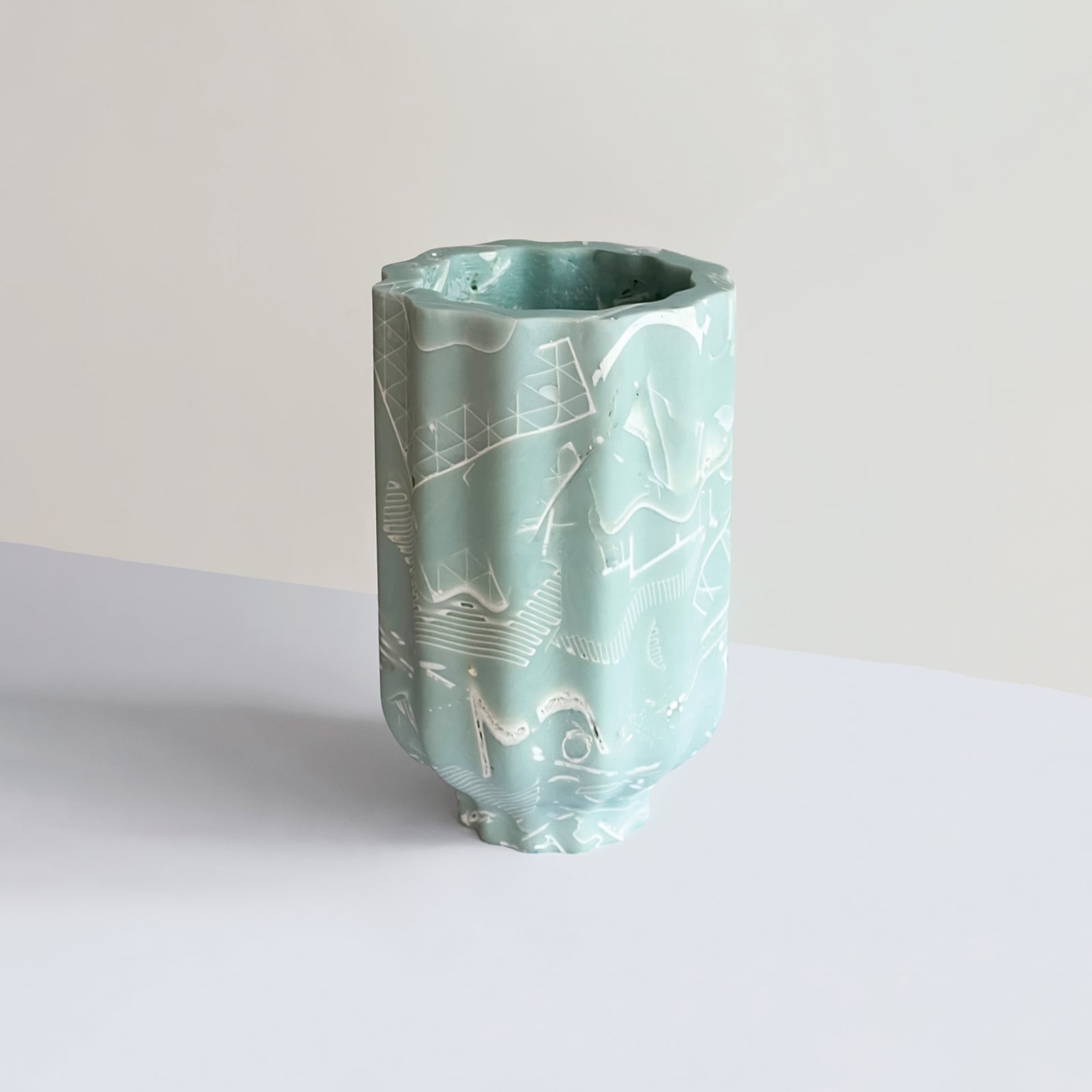 Kyoko Hashimoto and Guy Keulemans, Conglomerate Vase (blue & white), 2021