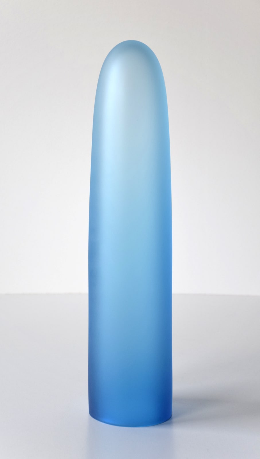 Andrew Bearnot, Cyan Satin Cloche, 2022