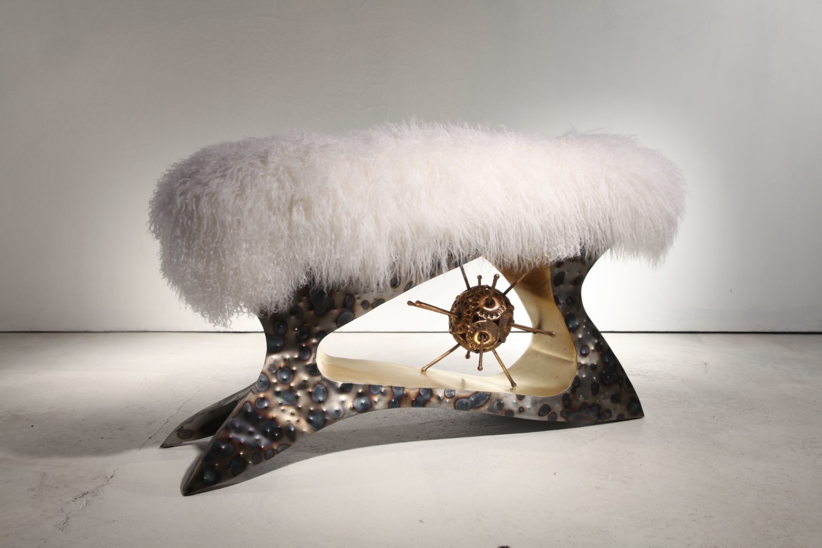 Mark Brazier-Jones, Pollinated Powder Bench