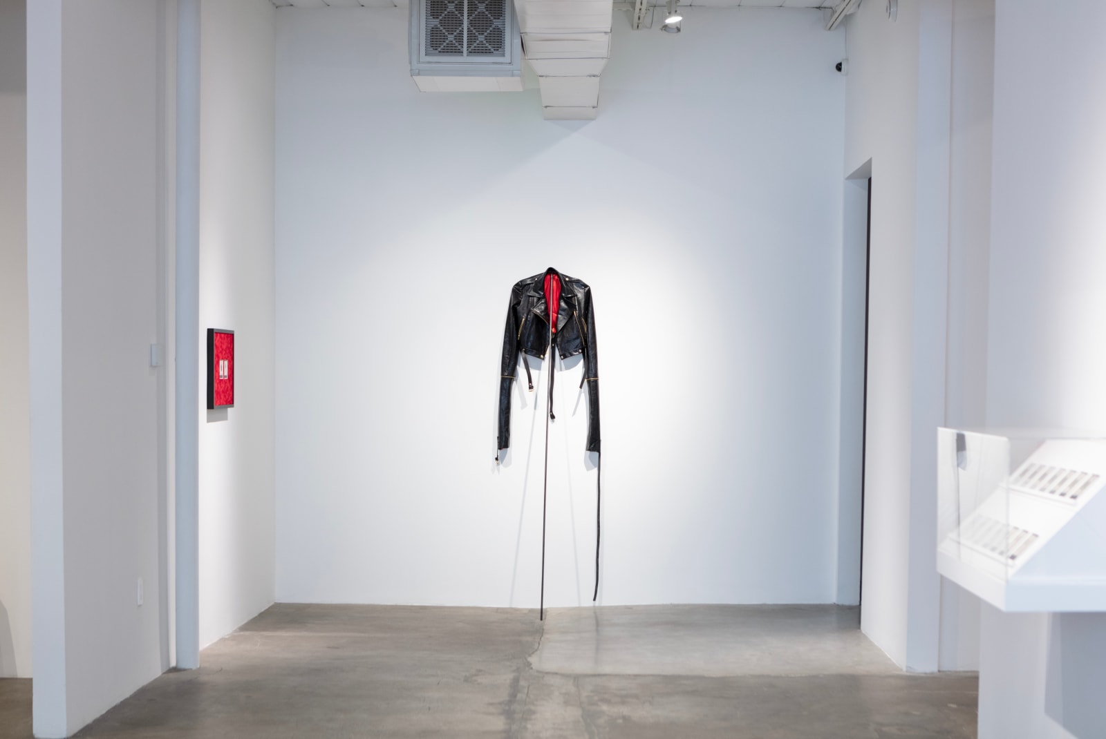 Emily Peacock, Slender support and tight in the shoulders, 2024