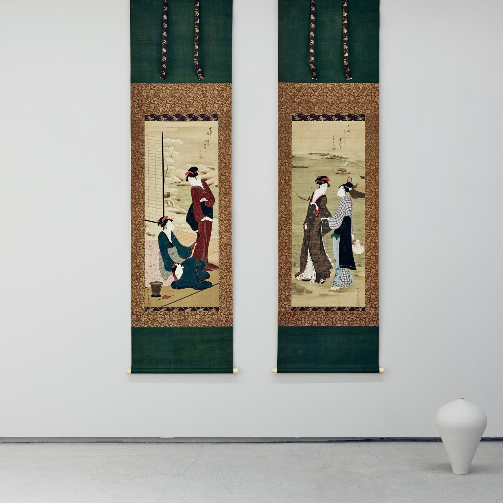 Painting by Utagawa Toyohiro (1773–1828); Inscription by Santō Kyōden (1761–1816), Beauties in Summer and Winter