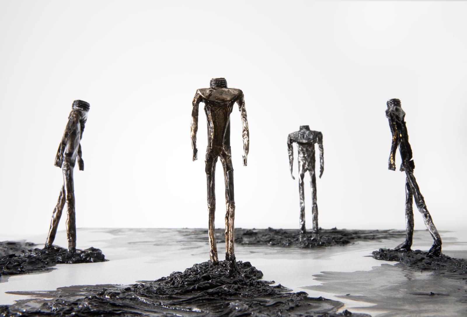 Shi Jin-Hua, Five Walkers in the Square , 2018-2019