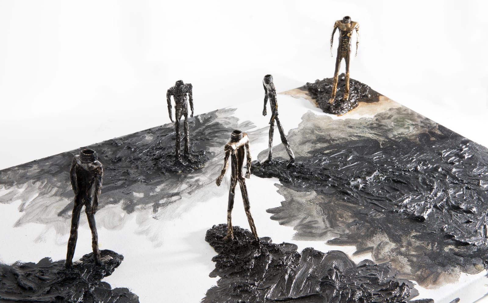 Shi Jin-Hua, Five Walkers in the Square , 2018-2019
