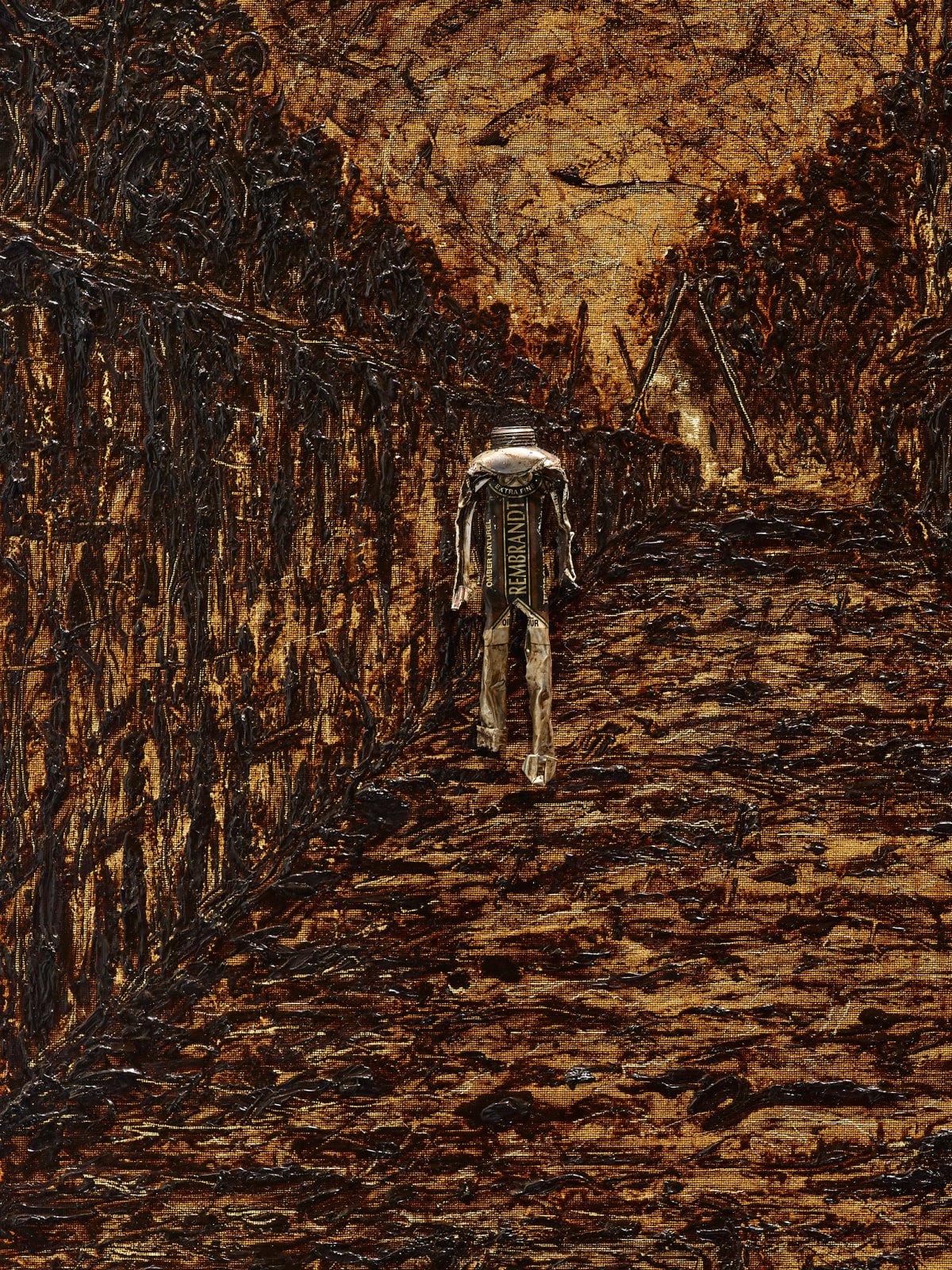 Shi Jin-Hua, Walking in the Alley Alongside the Railway, 2016