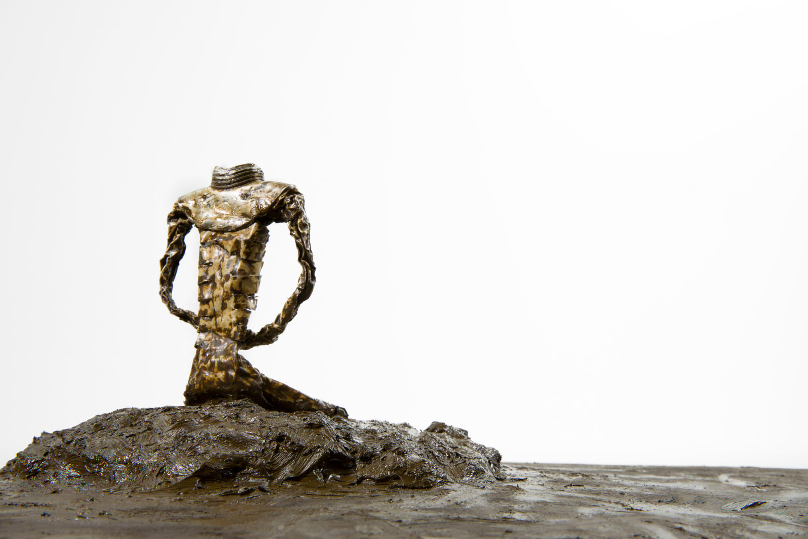 Shi Jin-Hua, A Man Who Meditating above Himself, 2018-2019