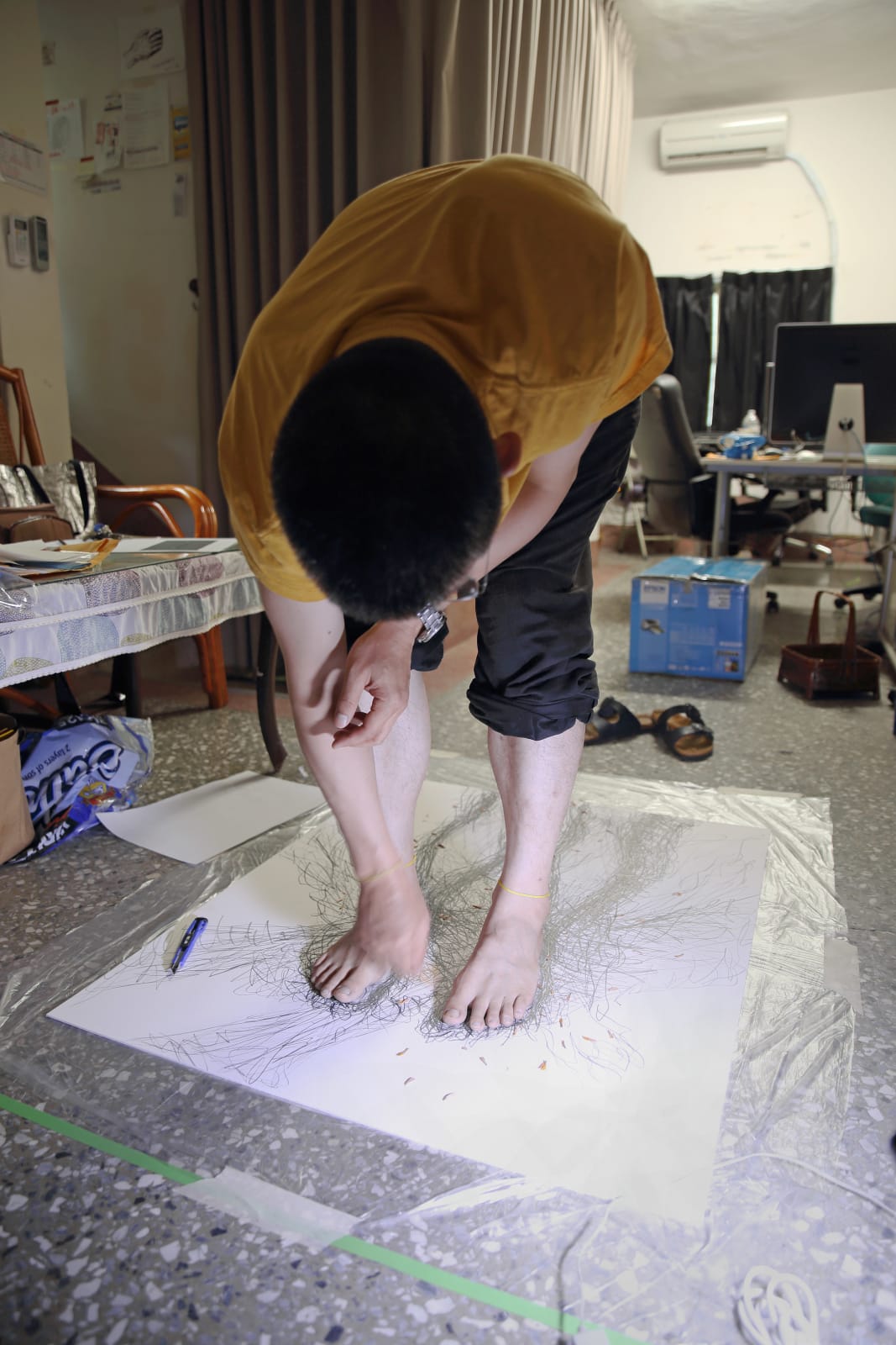 Shi Jin-Hua, Pen Walking #142, 2014
