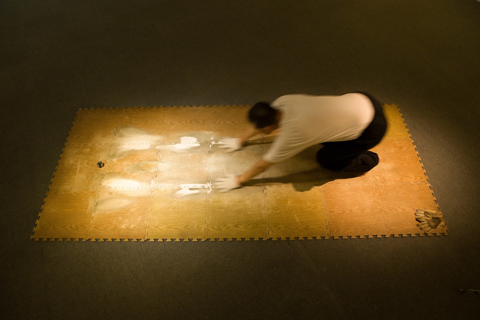 Shi Jin-Hua, Body Inscription, 2001-