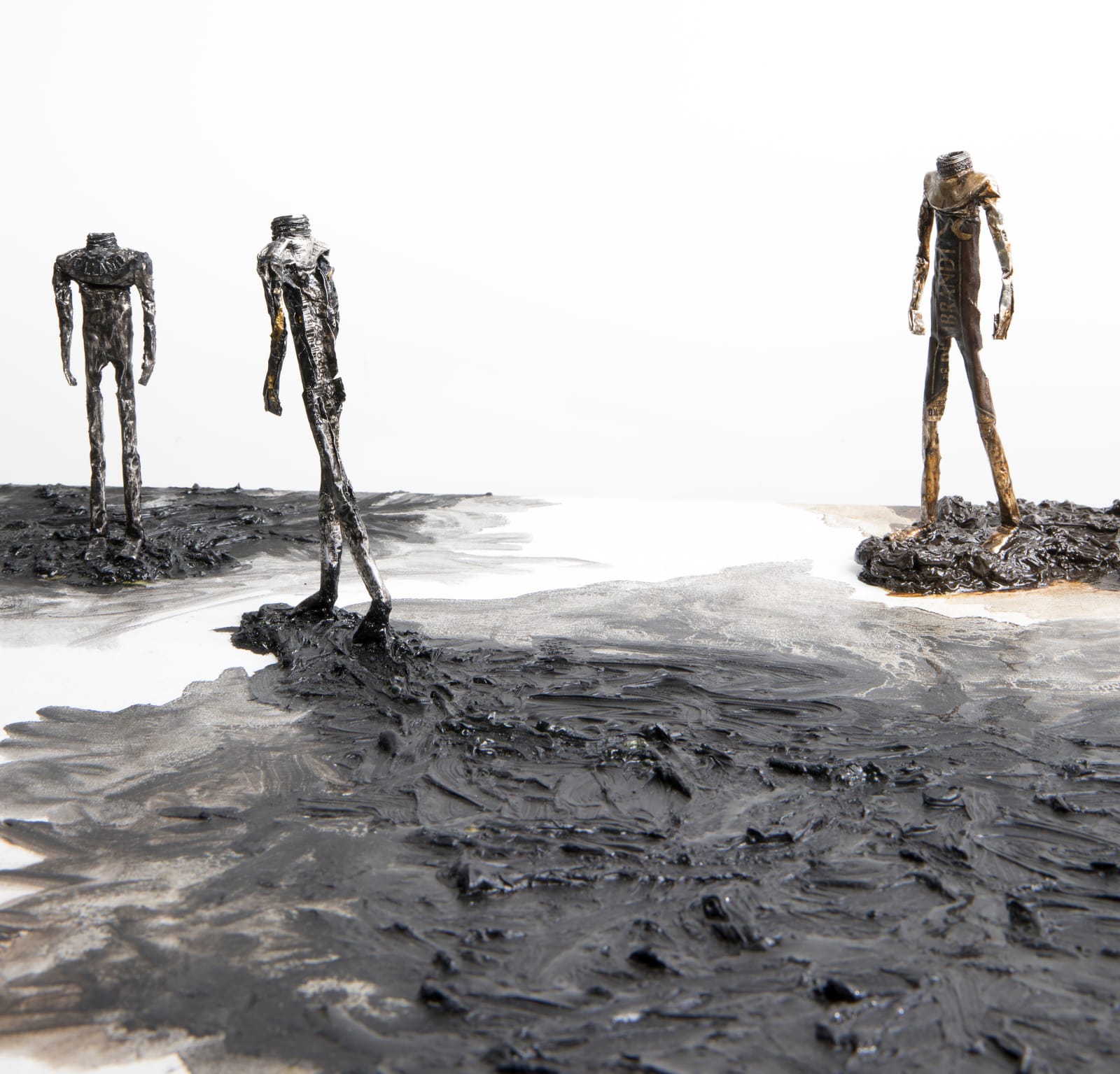 Shi Jin-Hua, Five Walkers in the Square , 2018-2019