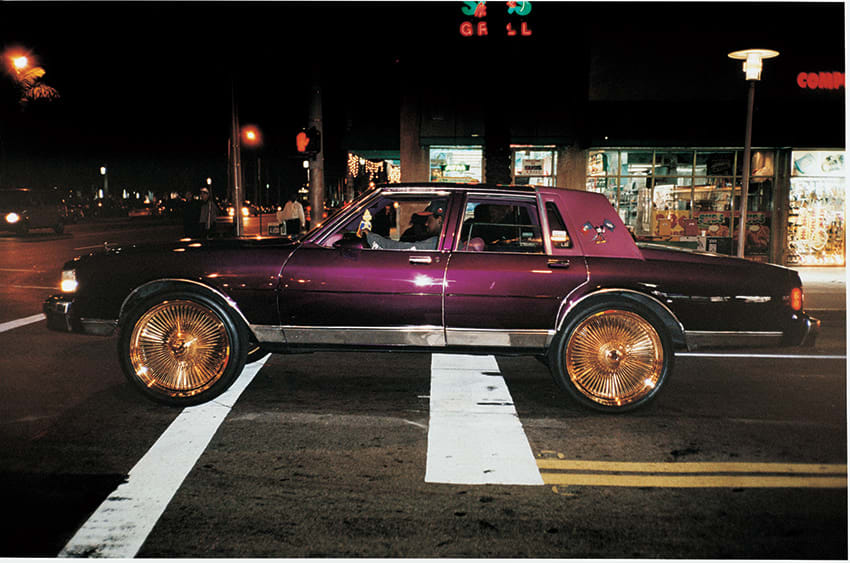 Carl´s cars, Sølve Sundsbø: Full-size US car with golden rims.