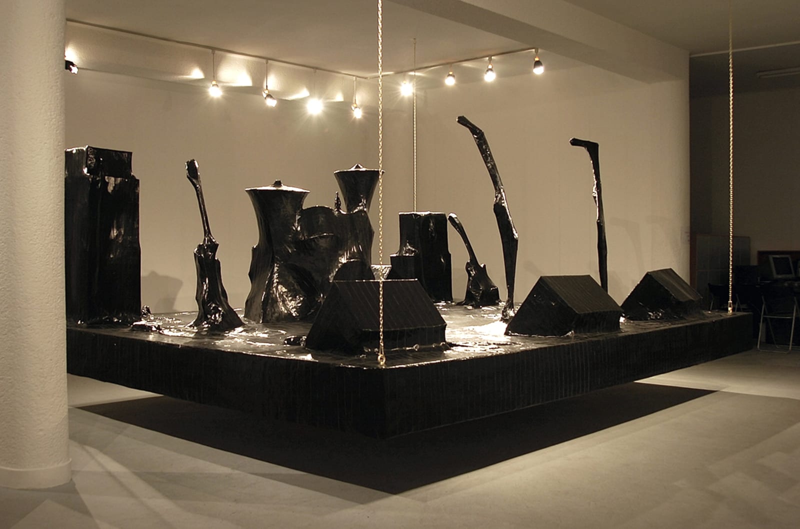 Naama Tsabar, Encore, 2007