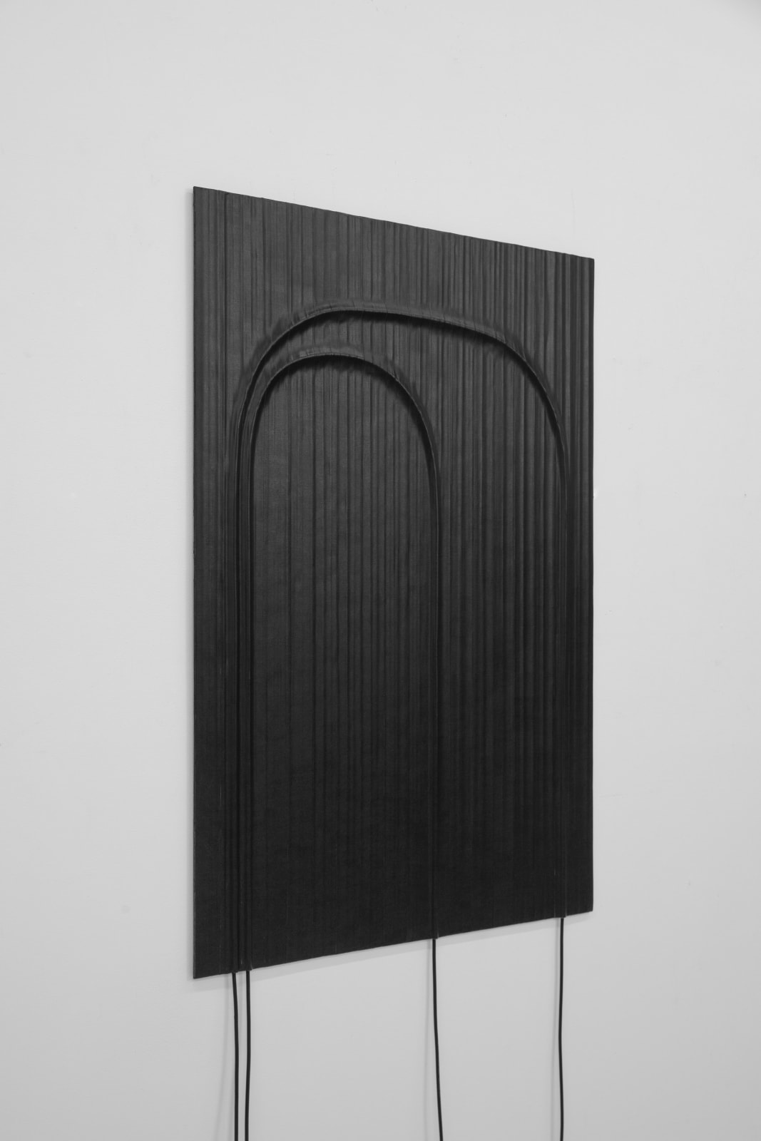 Naama Tsabar, Suspension (Arches #1), 2023