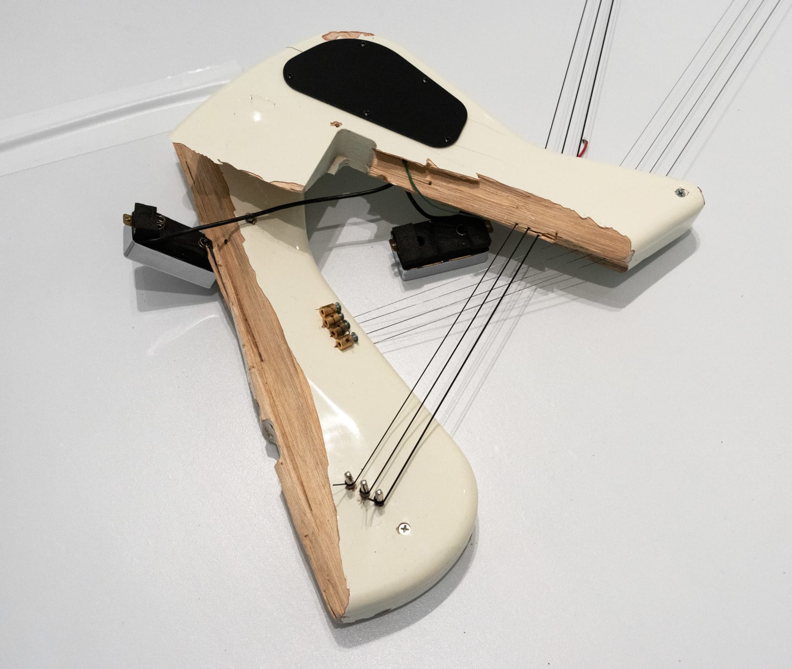 Naama Tsabar, Melody of Certain Damage #21, 2022