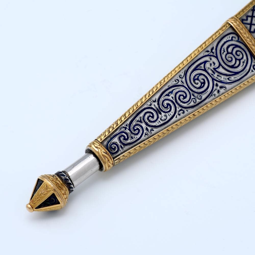 William Marshall & Sons, A Victorian Scottish Gold, Silver & Gem-Set Dirk, 1885