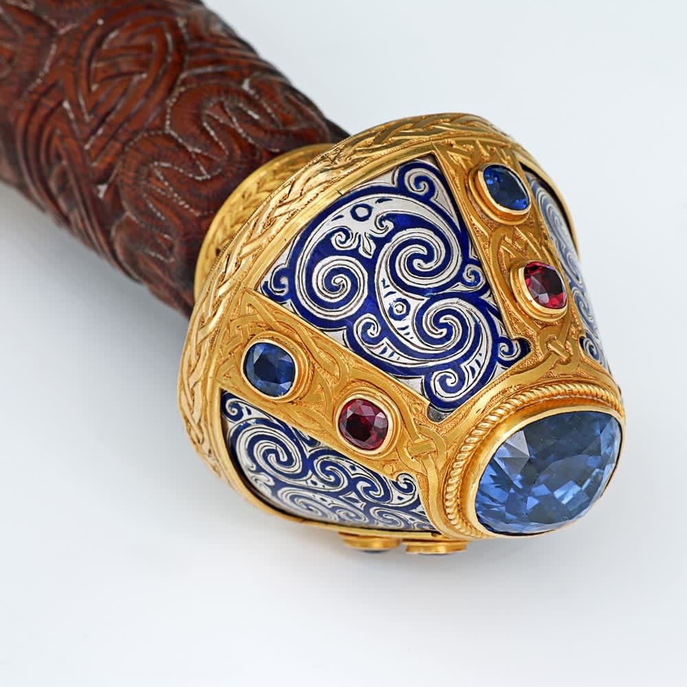 William Marshall & Sons, A Victorian Scottish Gold, Silver & Gem-Set Dirk, 1885