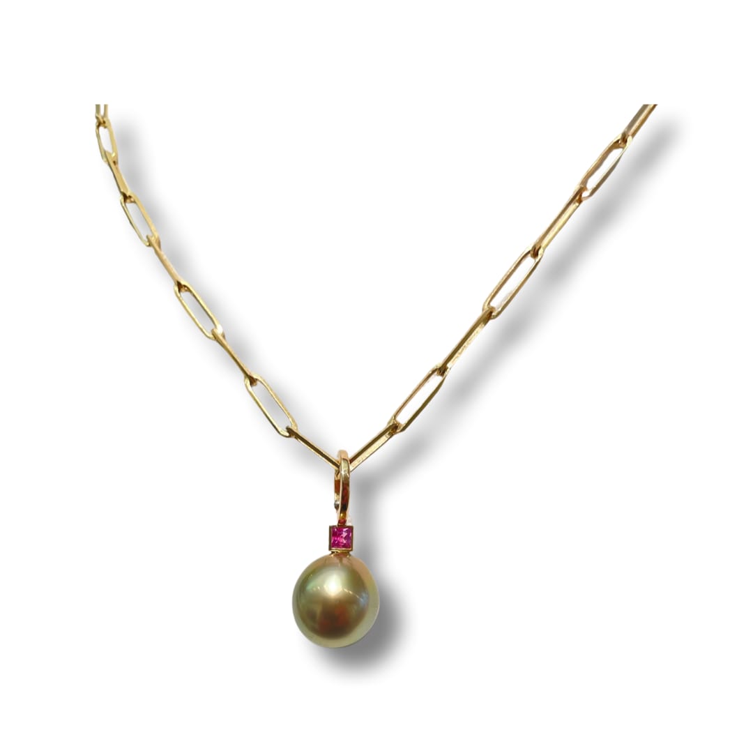 Lauren Chisholm, Pistachio Peacock with Pink Sapphire, Short Charm