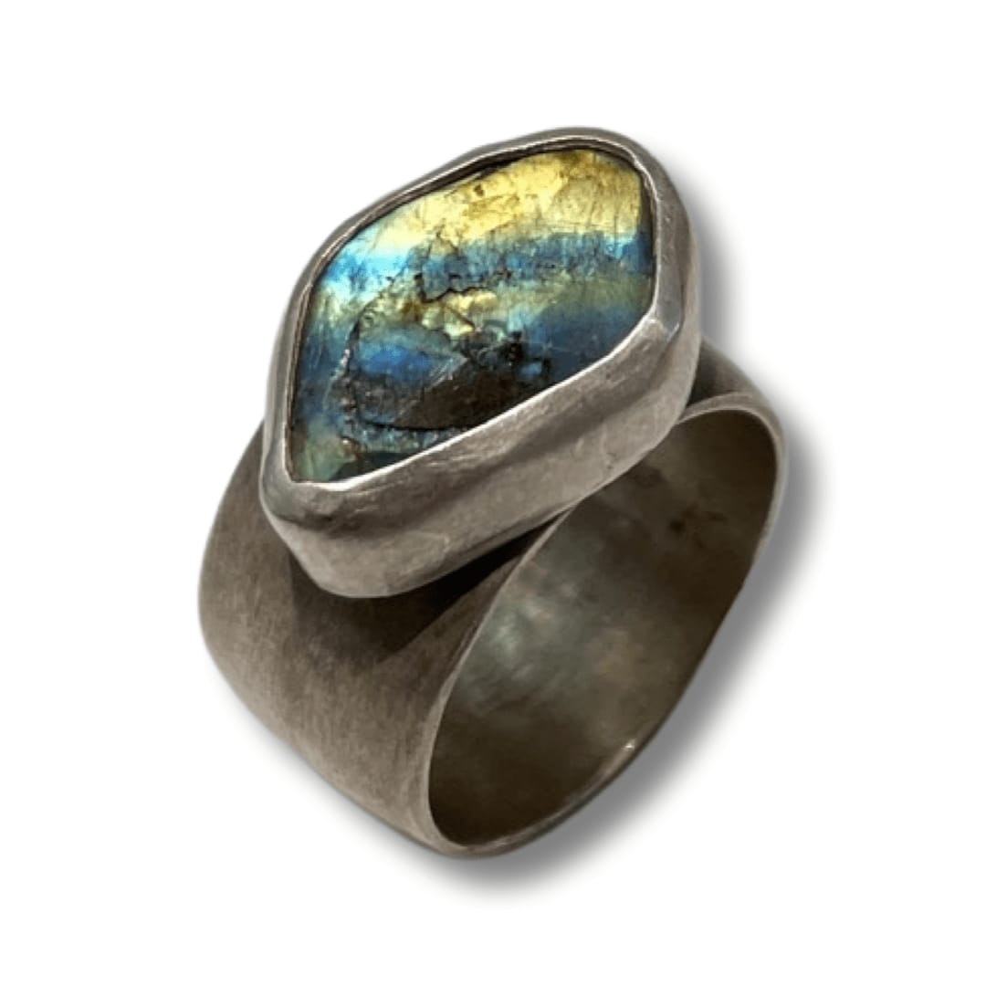 Marki Knopp, Wide Band SS Shank w/ Labradorite Faceted Stone Set in Fine Silver Bezel