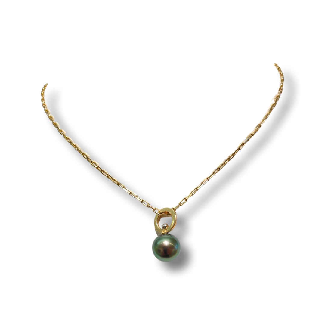 Lauren Chisholm, Dark Peacock Tahitian, Short Charm 14k 18kw