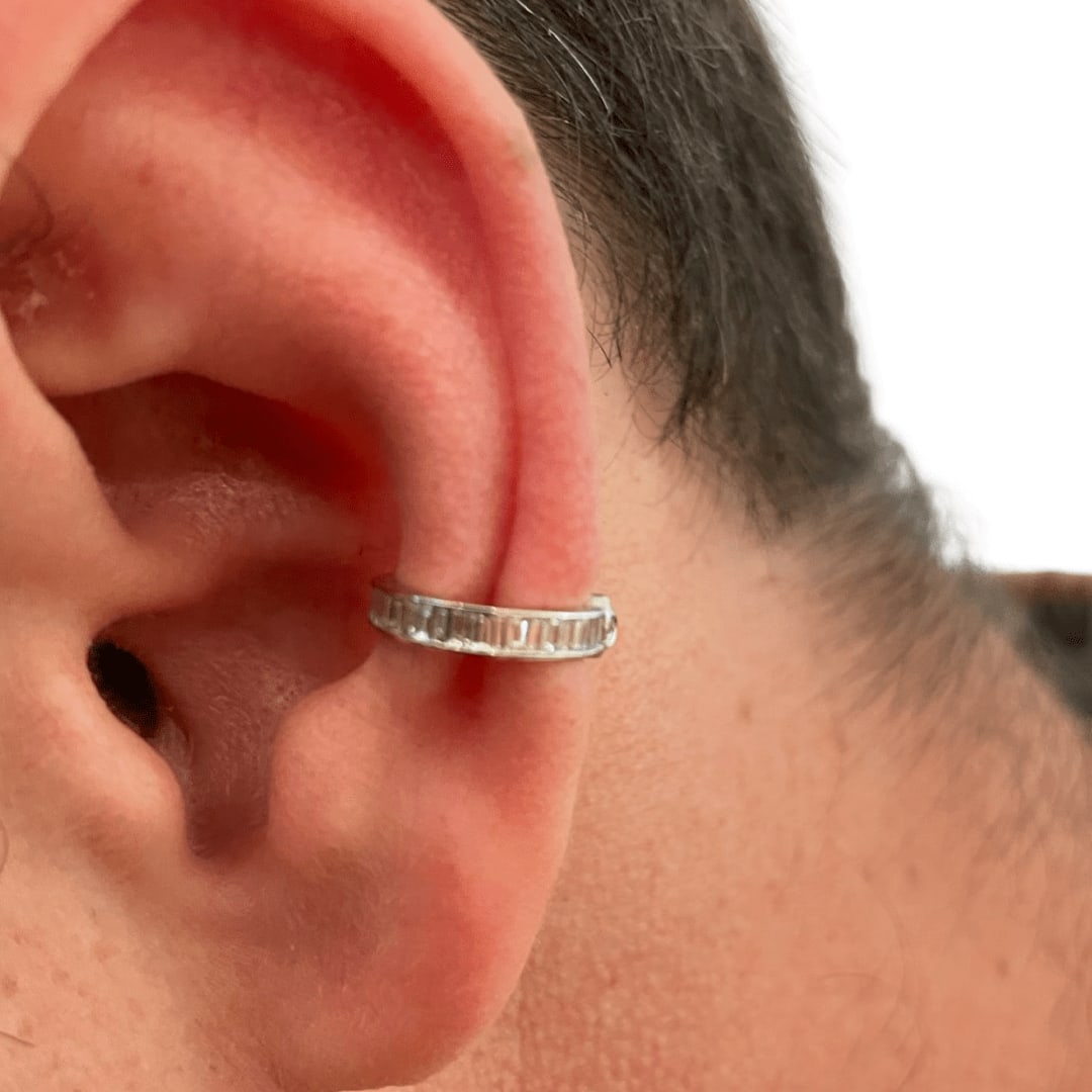 Loree Rodkin, Single Channel Set Earcuff Earrings/Quatrefoil Logo