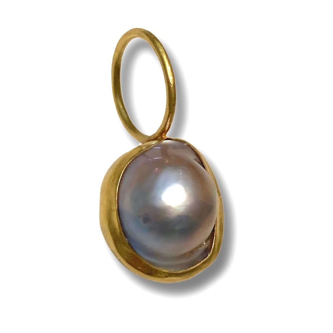 Marki Knopp, Black Abalone Pearl Pendant, 22K YG Bezel, 2013