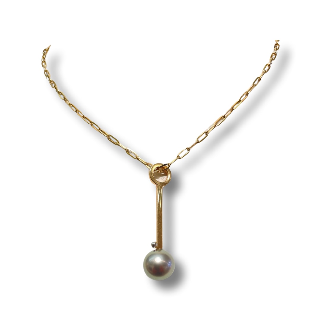 Lauren Chisholm, Silver Tahitian, Medium Charm 14k 18kw