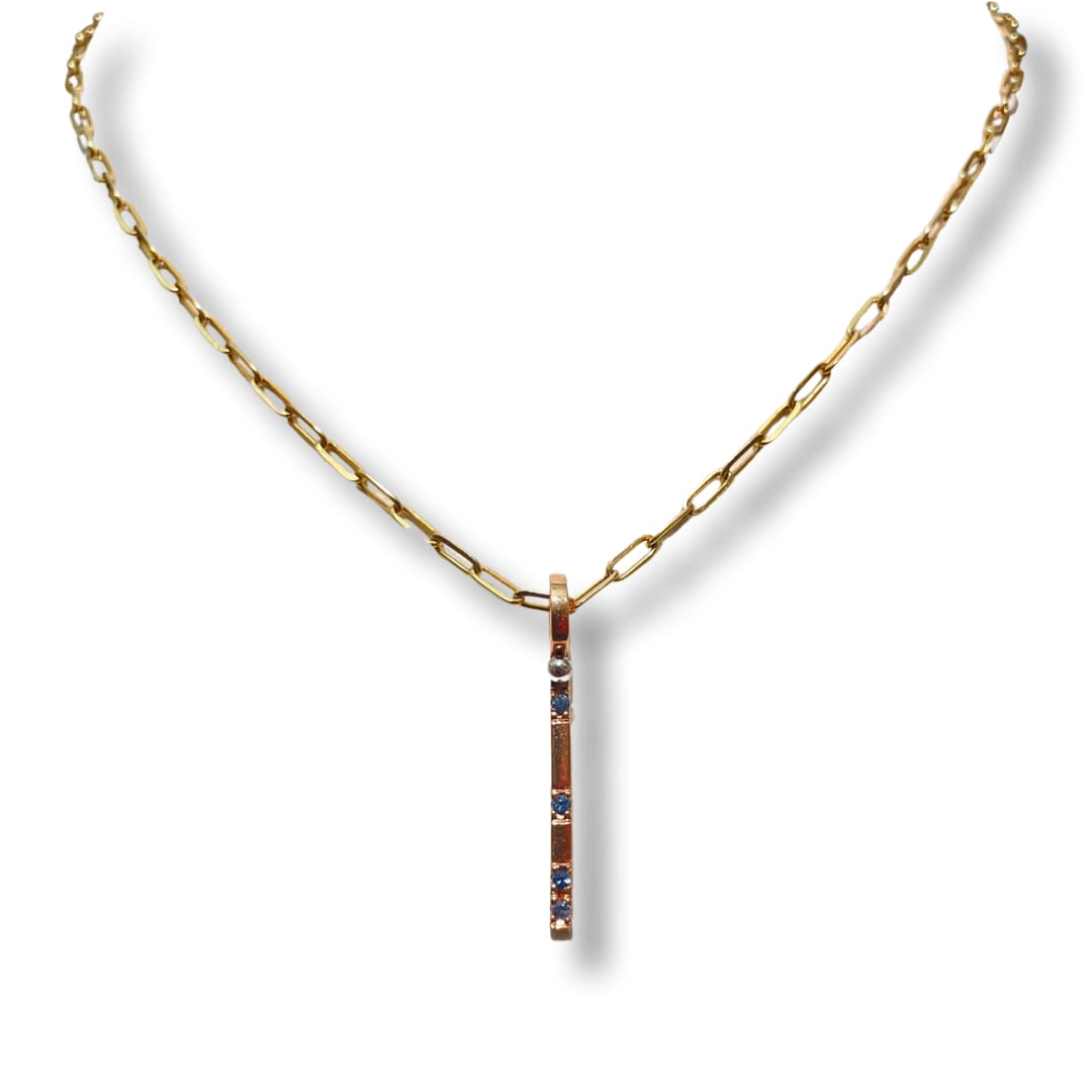 Lauren Chisholm, Blue Sapphire Bar Charm 14kr, 18k