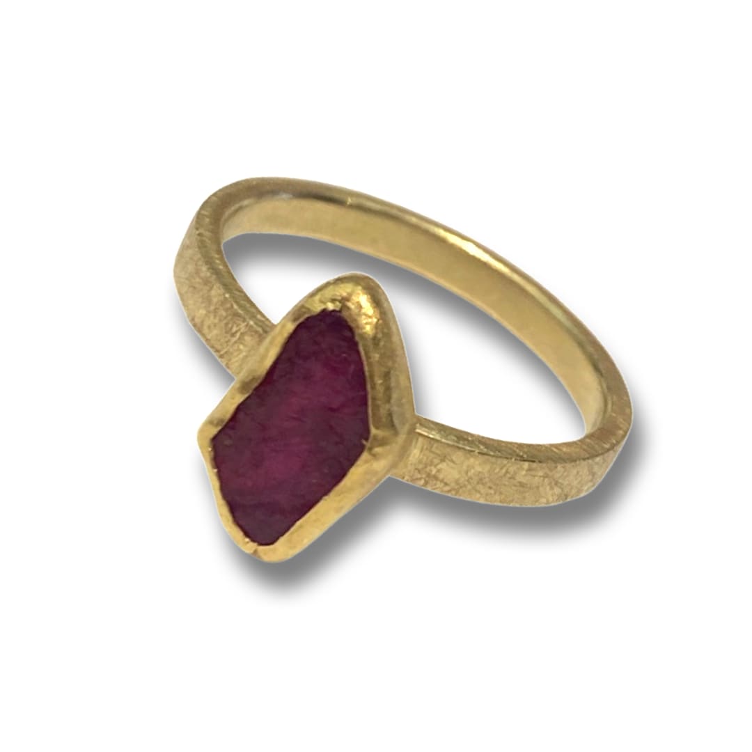Petra Class, Ruby on Narrow Band, 18/22K Gold
