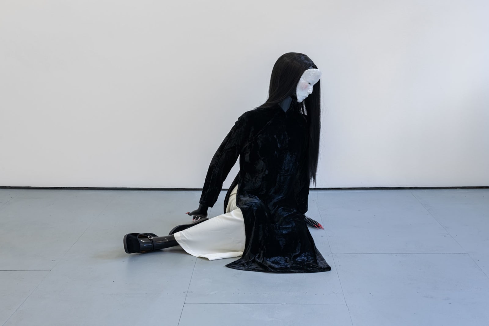 Hoa Dung Clerget, The worker figurine, 2025