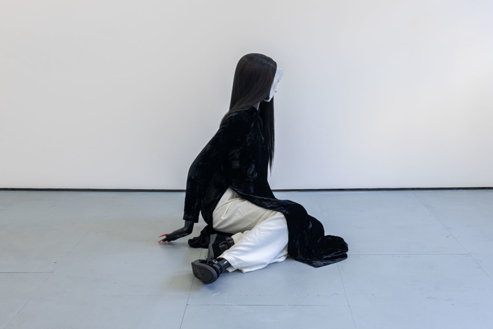 Hoa Dung Clerget, The worker figurine, 2025