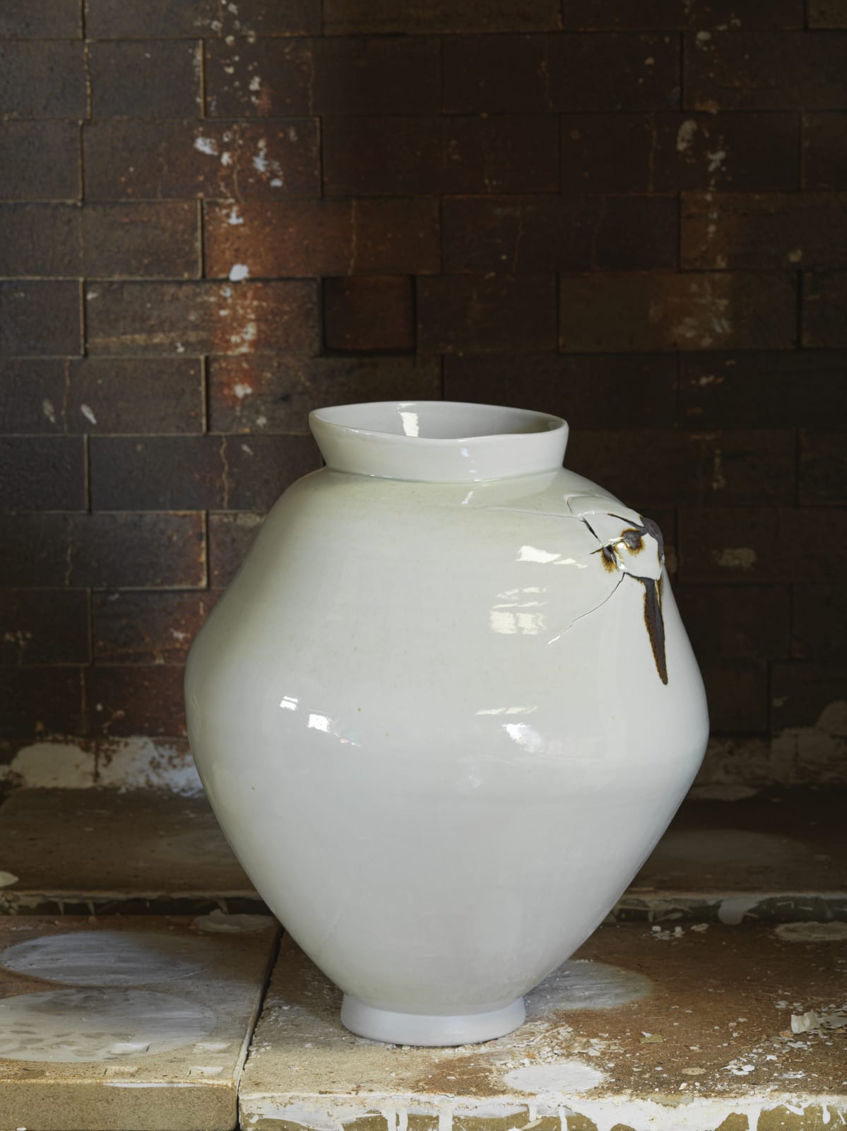 Adam Buick, Inclusion Jar 7, 2022