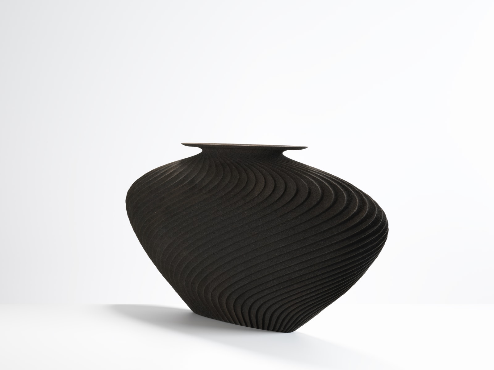 Gareth Neal, SiO2 Flat Vessel (Medium), 2020