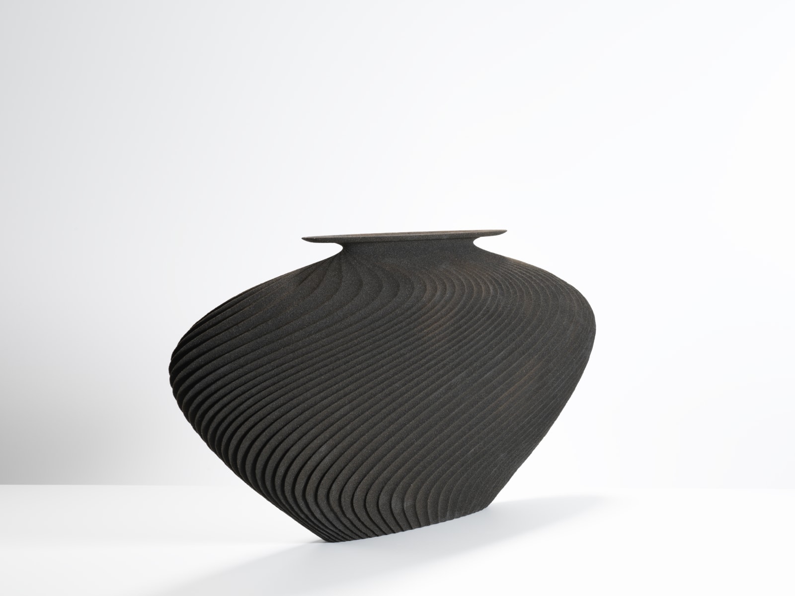 Gareth Neal, SiO2 Flat Vessel (Medium), 2020