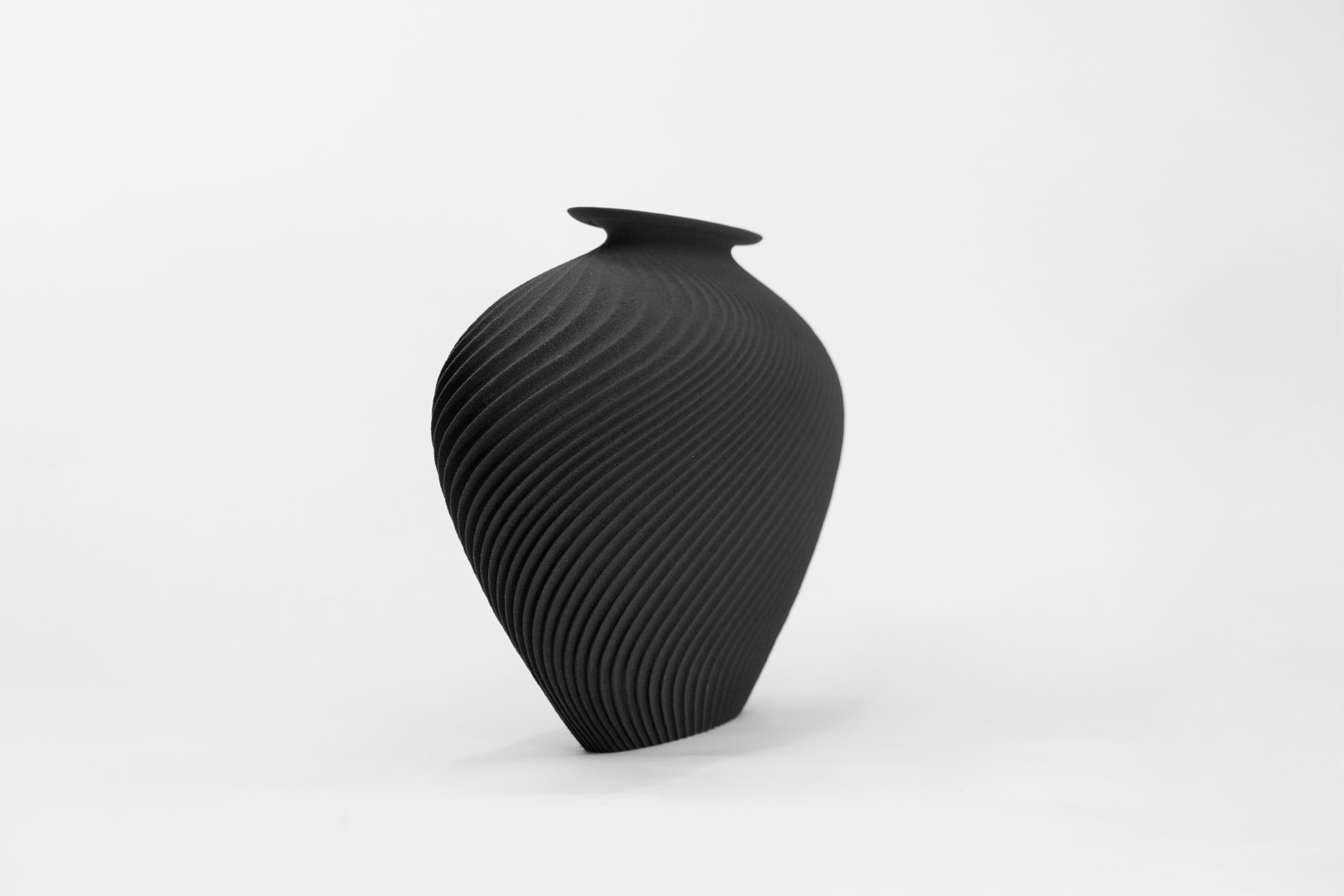 Gareth Neal, SiO2 Flat Vessel (Medium), 2020