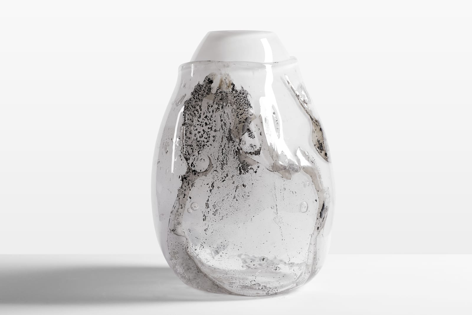 Marcin Rusak, Flower Infused Vessel 05, 2018