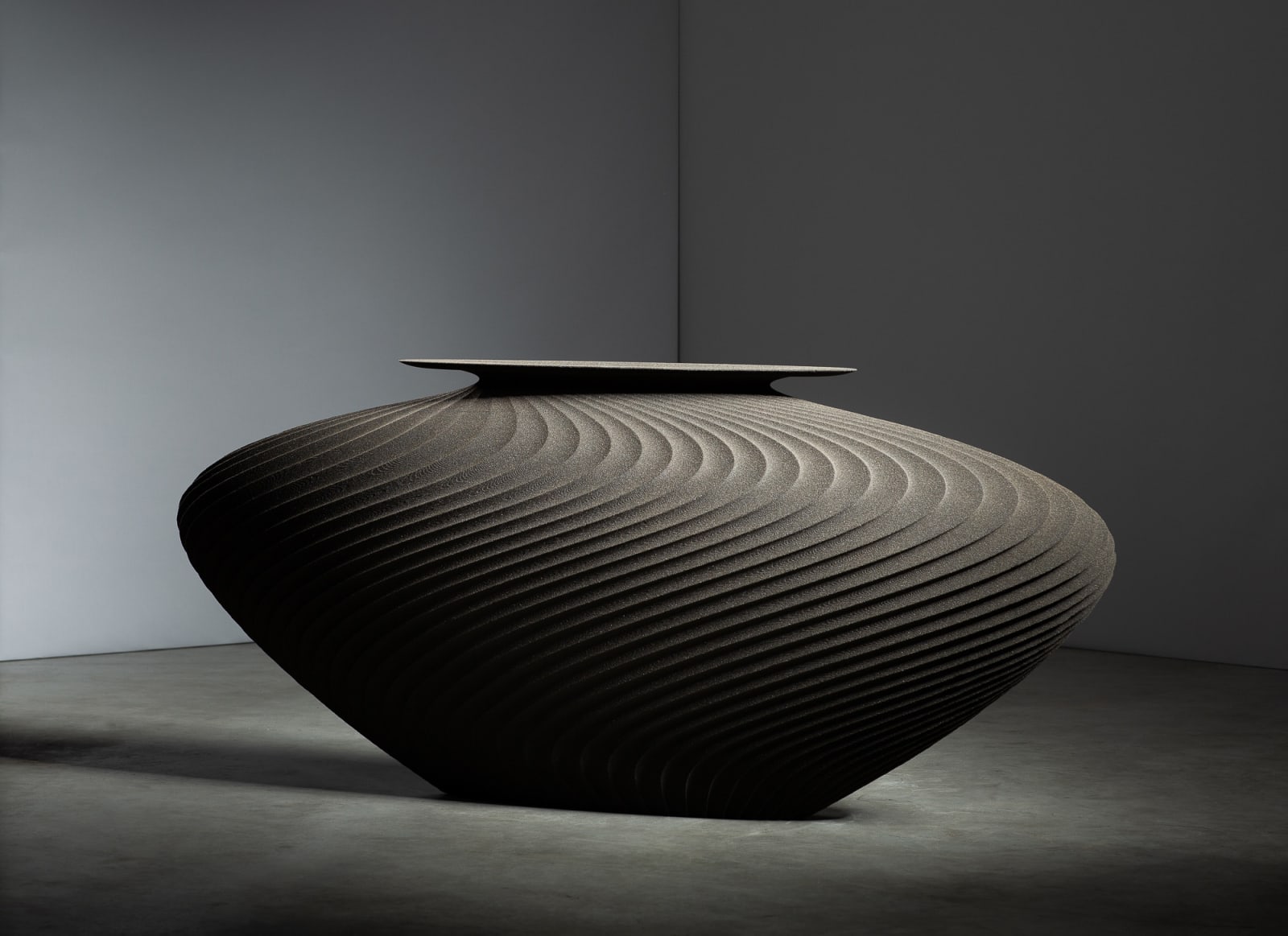 Gareth Neal, SiO2 Flat Vessel (Medium), 2020