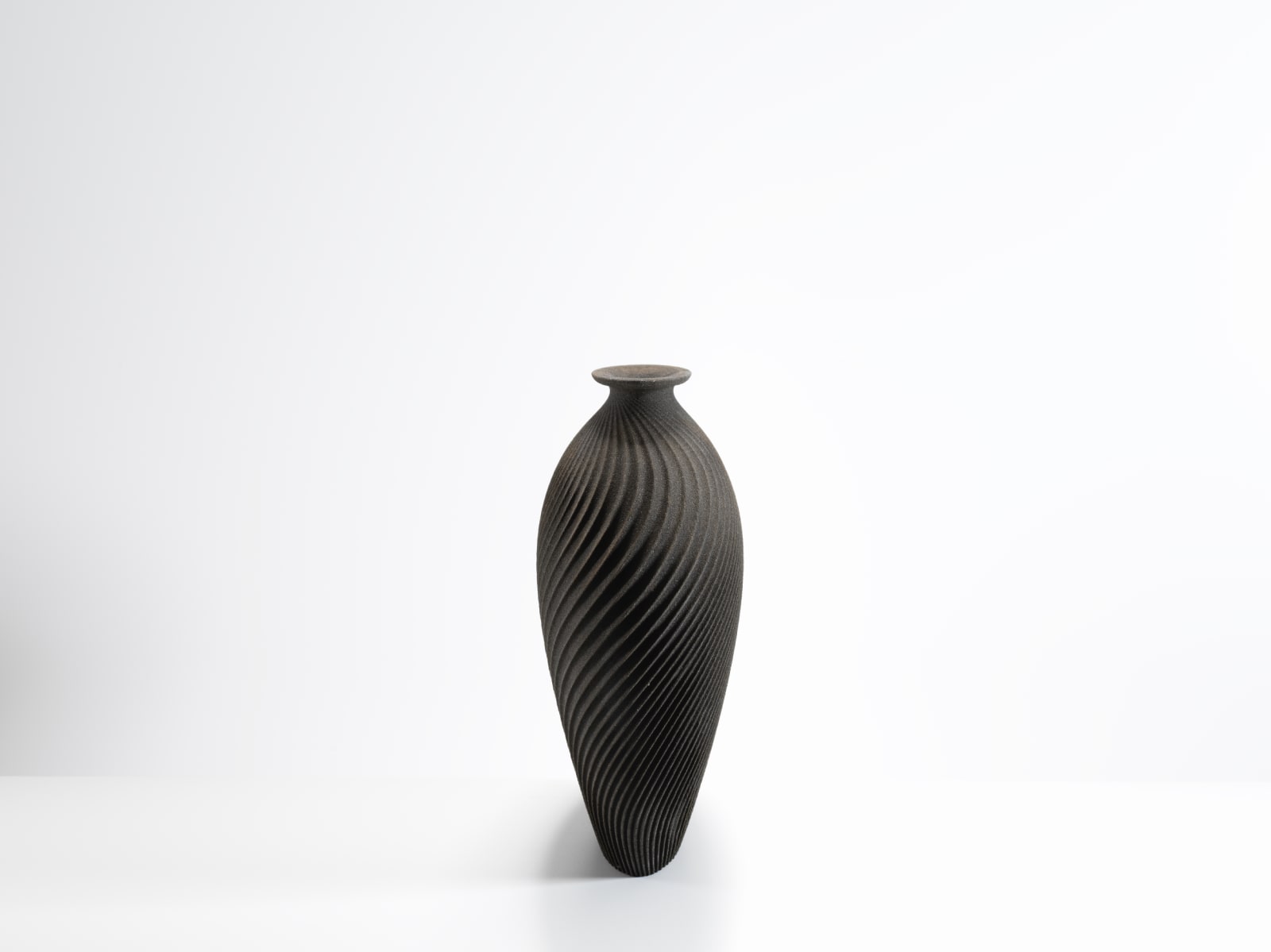 Gareth Neal, SiO2 Flat Vessel (Medium), 2020