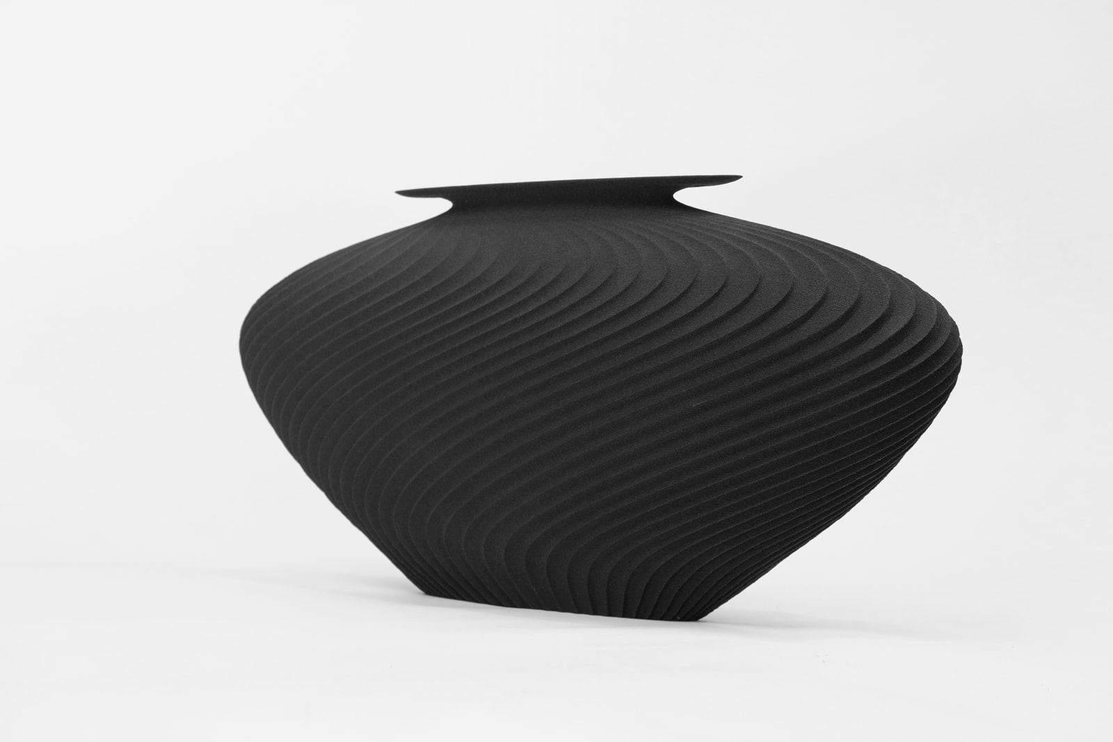 Gareth Neal, SiO2 Flat Vessel (Medium), 2020