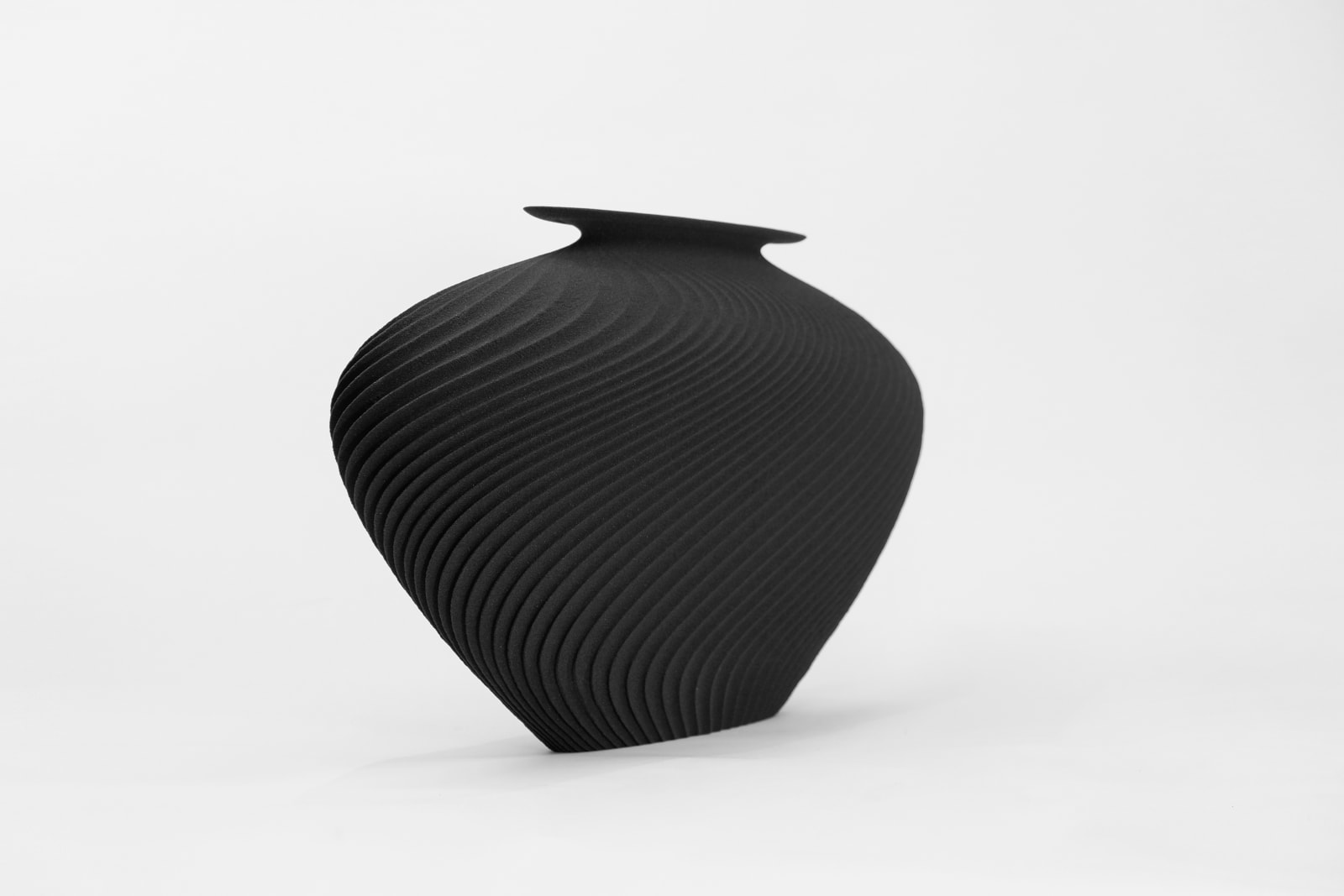 Gareth Neal, SiO2 Flat Vessel (Medium), 2020