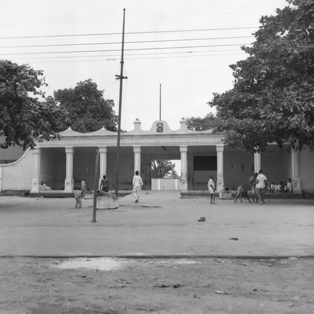Gillian Hopwood, Iga Idunganran Entrance, 1954
