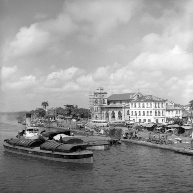 Gillian Hopwood, Ebute Ero Wharf, 1954