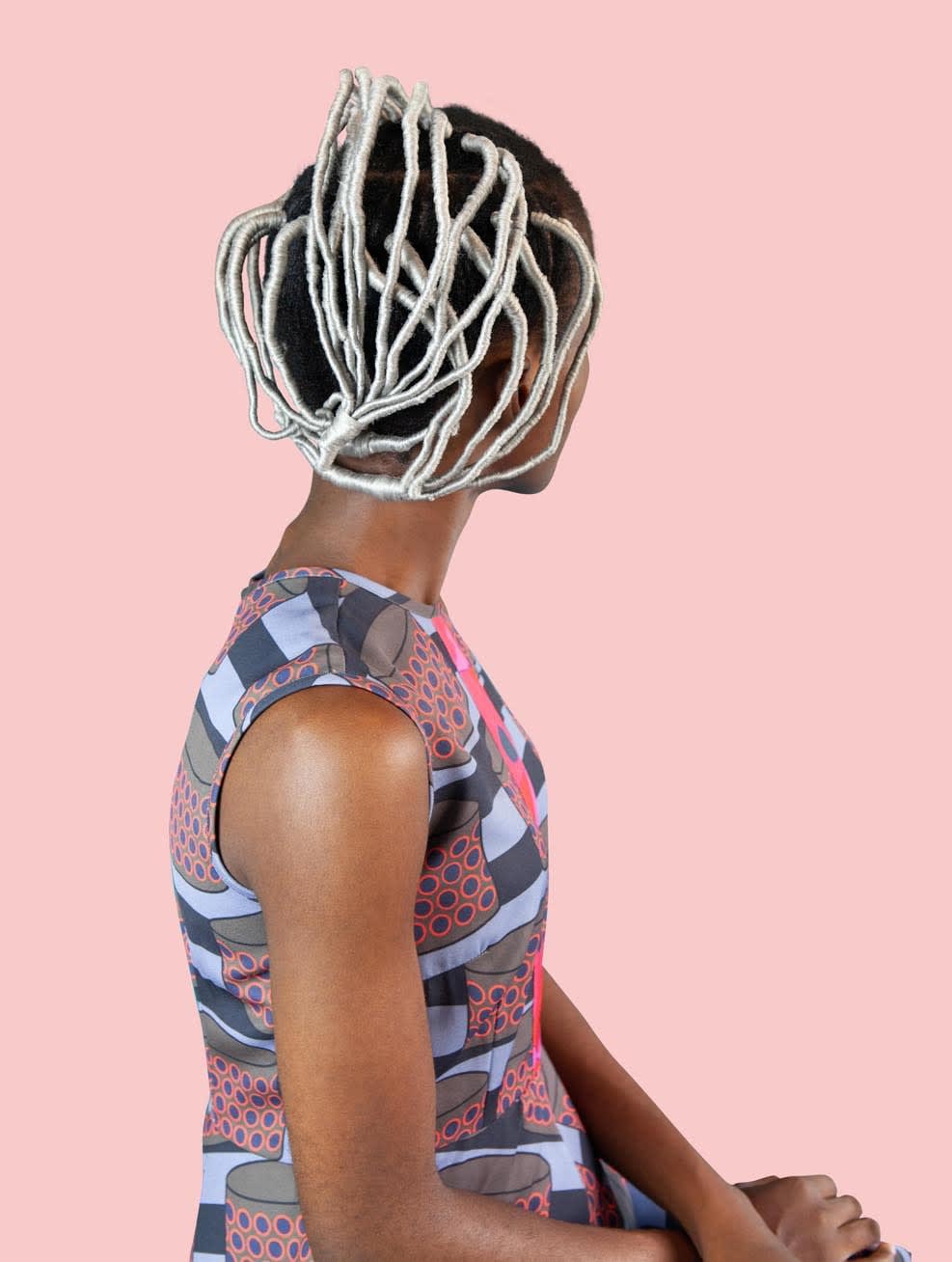 Medina Dugger, Silver Agaracha de la série CHROMA: une ode à J.D. ‘Okhai Ojeikere', 2017