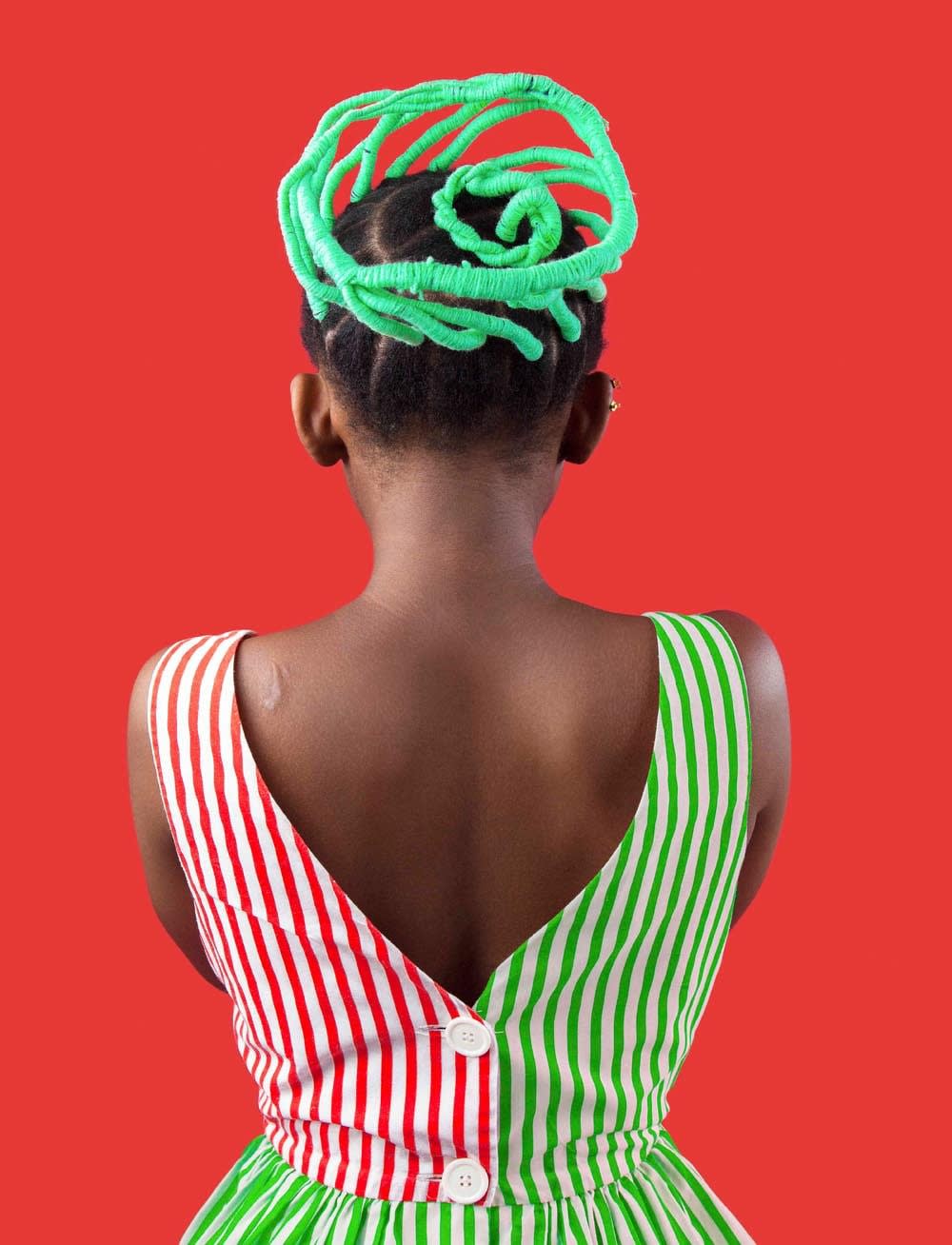 Medina Dugger, Mint Tea Cup and Saucer de la série CHROMA: une ode à J.D. ‘Okhai Ojeikere’, 2017